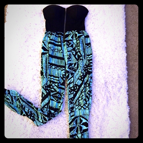 🚫SOLD🚫Material Girl Bustier Tribal Prt jumpsuit