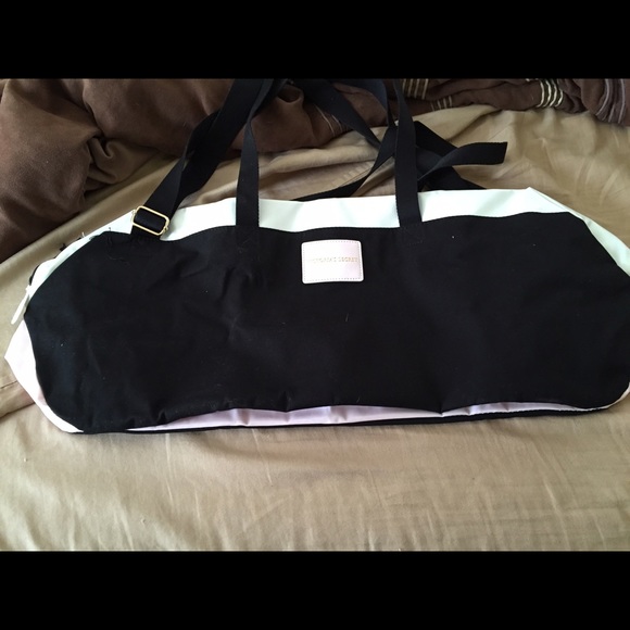 Victoria secret bag brand new never been used.
