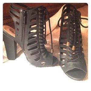 Michael Antonio black heels