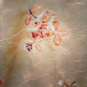 eastern style maternity outfit