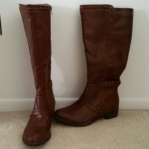 Woman's Boots