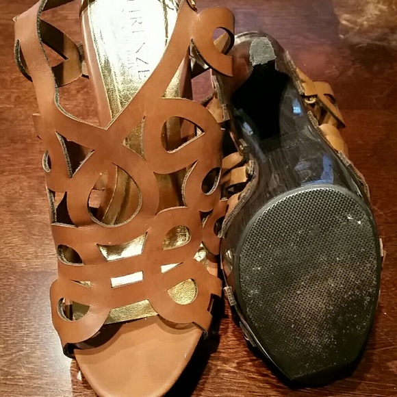๐BUNDLE Black and tan/brown colored heels - Picture 3 of 4