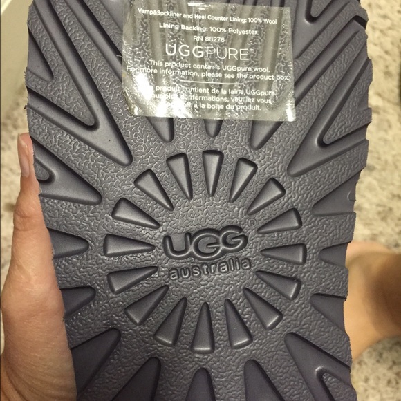 ***SOLD***New in box W Camaya UGGs size 9 - Picture 4 of 4