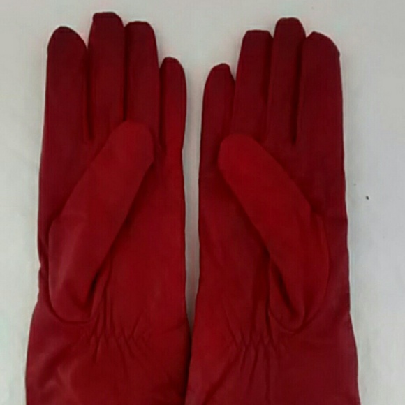 Leather gloves