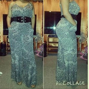 FLORAL V WRAP FRONT WIDE LEG JUMPER - SIZE XL.NEW!