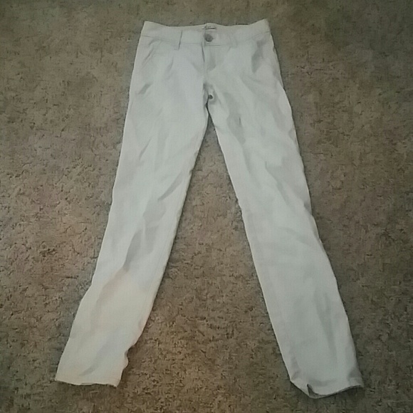 Brand new Hollister light khaki pants.