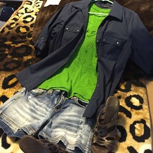 Short sleeve green V-neck tank