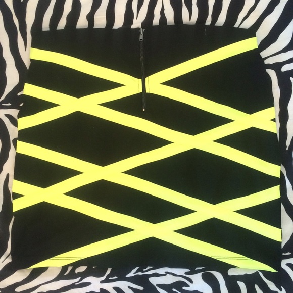 Black Mini Skirt - Picture 2 of 2