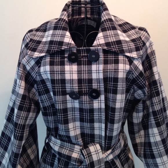 Tahari wool blazer - Picture 2 of 3