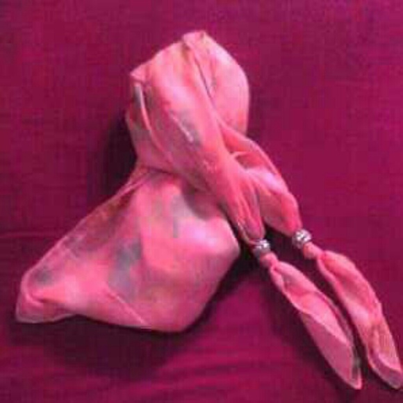 Coral scarf