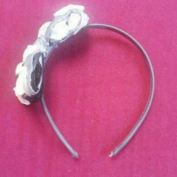 Greyscale floral bow headband