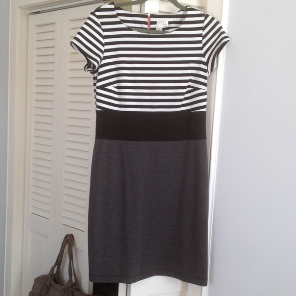 dress with red zipper