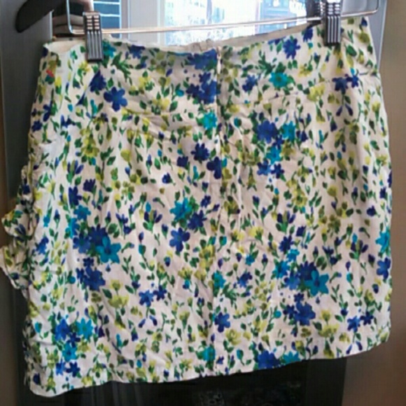 Floral mini like new! - Picture 4 of 4