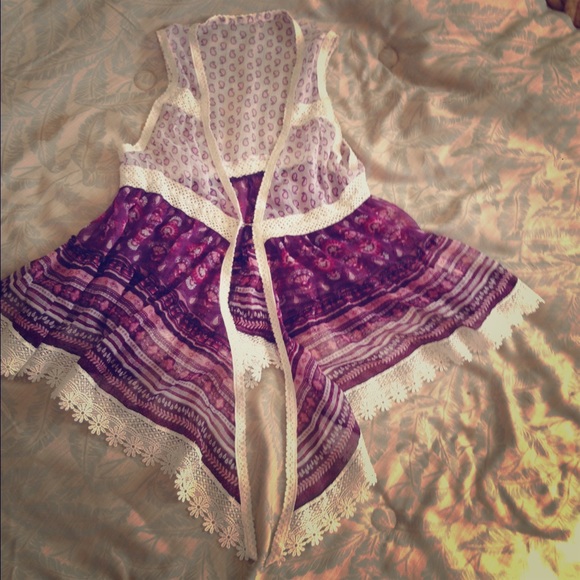 Bohemian Vest Patterned w Lace Accents