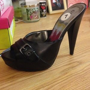 Guess heels