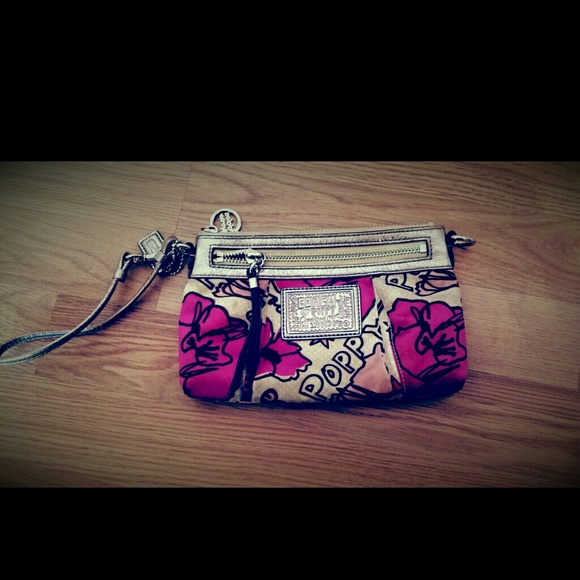 SOLD Coach Poppy wristlet
