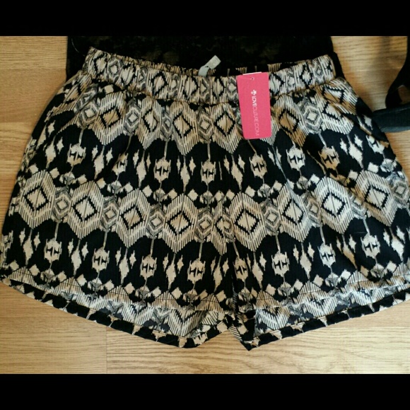 SOLD Aztec shorts - Picture 2 of 2