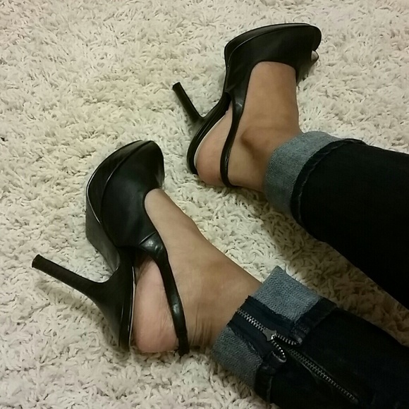 Slingback strap with open toe