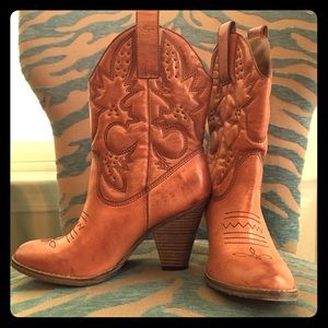 Cowgirl boots with heel