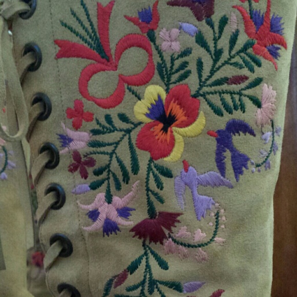 HOST PICK 7/20 CITY CHIC PARTY--MIU MIU BOOTS - Picture 3 of 4