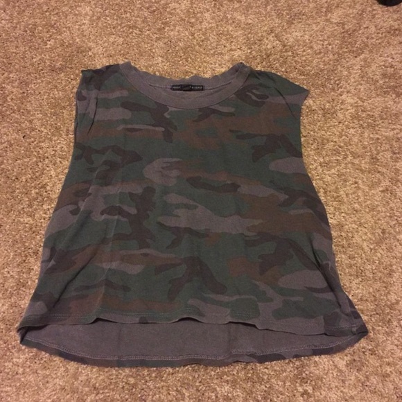 Urban Outfitters Crop Top • Size Medium