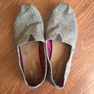 Brown tweed Toms