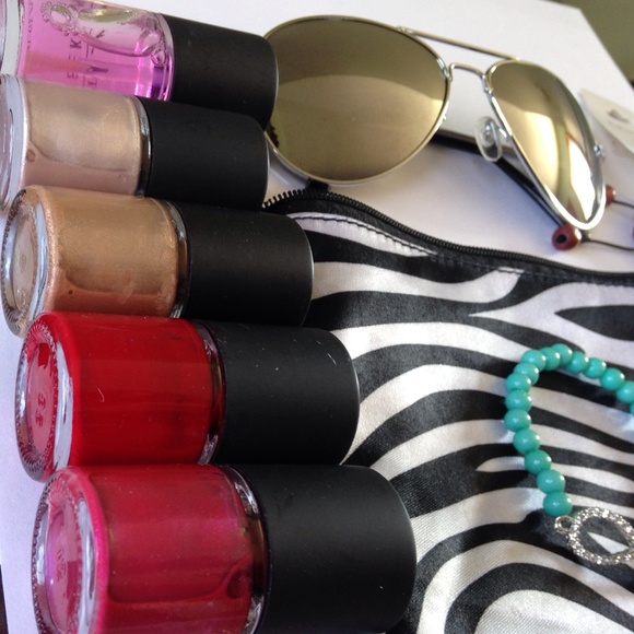 ❌SOLD❌Beauty Bundle 13 pcs 💋💅💄👓 - Picture 2 of 4