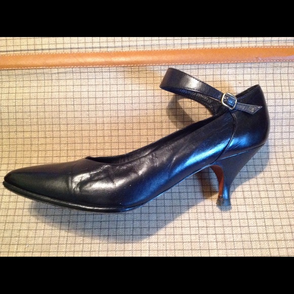 GORGEOUS Spanish leather heels👠👠