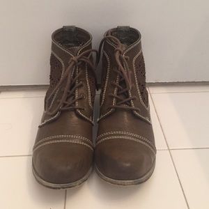 *bundled* Vintage Lace Booties