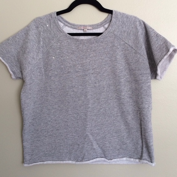 Gray Short-sleeved sweatshirt w/ bit of sparkle
