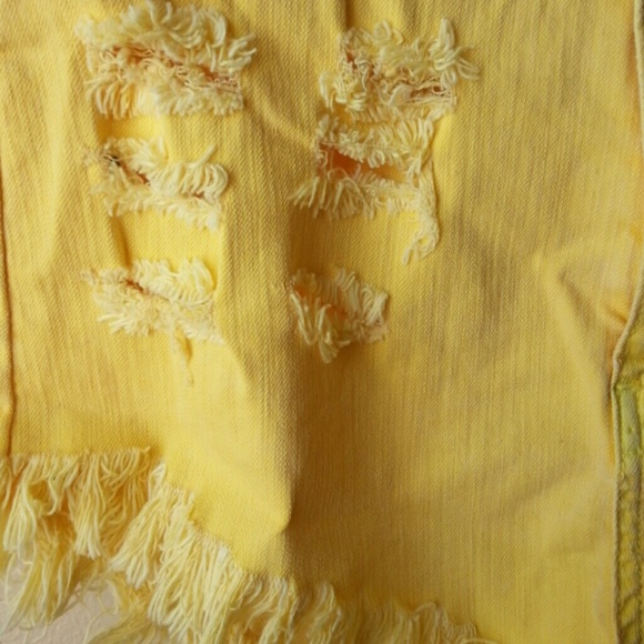 -- SOLD -- Yellow distressed high waisted shorts - Picture 3 of 3