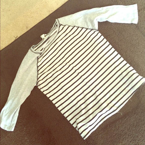 White / Black striped shirt. Grey sleeves - Picture 1 of 2