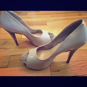 Patent nude peep toe with faux snake skin accent