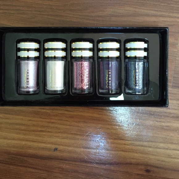 Authentic Mac Pigment eye makeup