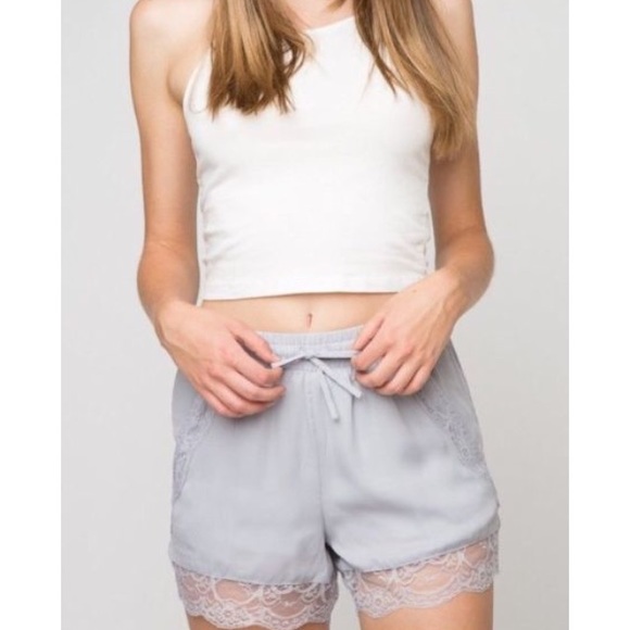 RARE brandy Melville lace shorts lavender - Picture 2 of 2