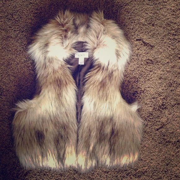 Anne Taylor faux fur vest