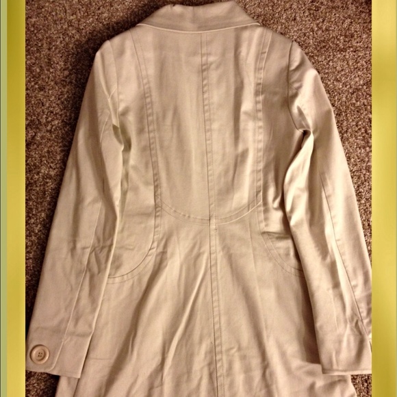 Spring Trench jacket - Picture 2 of 3