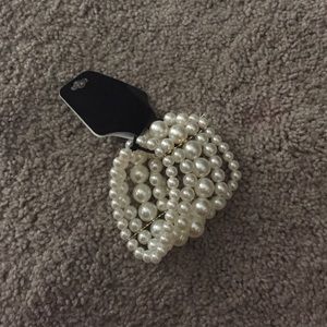 Pearl bracelet