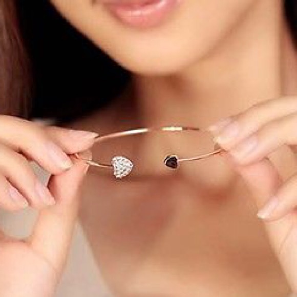 Heart Love Gold-Plated Crystal Opening Bracelet - Picture 3 of 3