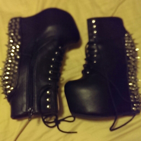 Jeffrey Campbell
