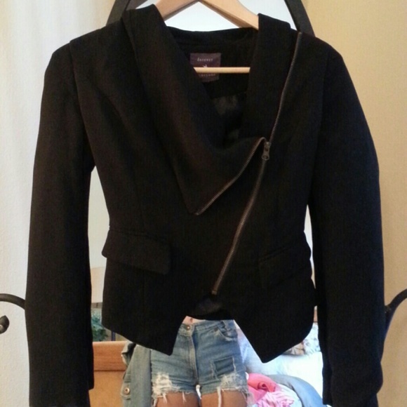 Diagonal zip blazer