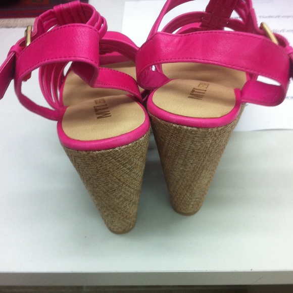 Fuschia open toe wedges - Picture 3 of 3