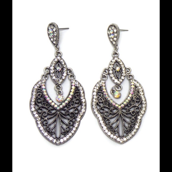 Open Leaf Dangle Crystal Earrings