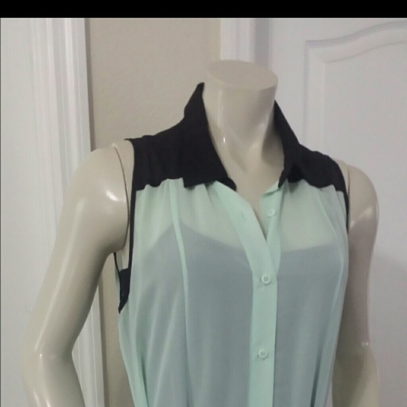 SOLD!! NEW Kim Kardashian Dress - Picture 2 of 3