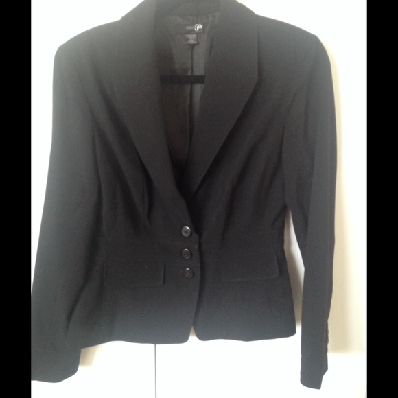 💥Last Chance💥 black three button blazer