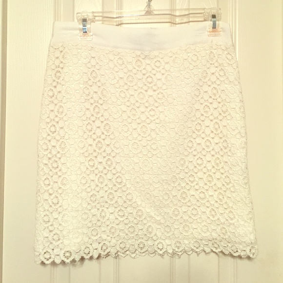 Pure white lace skirt!