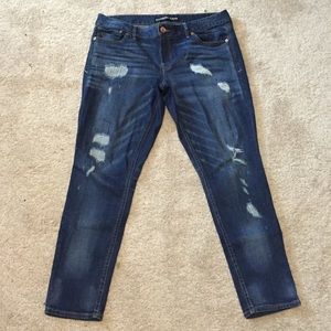 Distressed skinny leg jeans