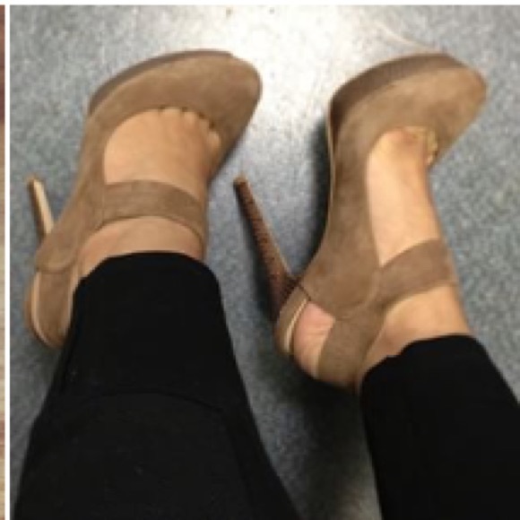 Pelle Moda Hall Pumps
