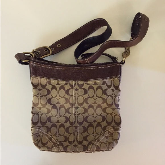Coach crossbody or shoulder bag