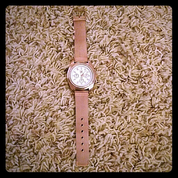 Rose gold fashion watch - Picture 1 of 3
